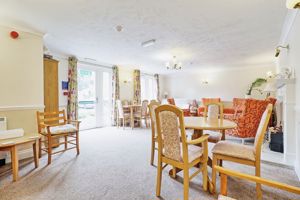 RESIDENTS LOUNGE- click for photo gallery